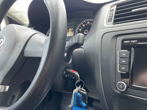 Used 2012 Volkswagen Jetta SE image 25