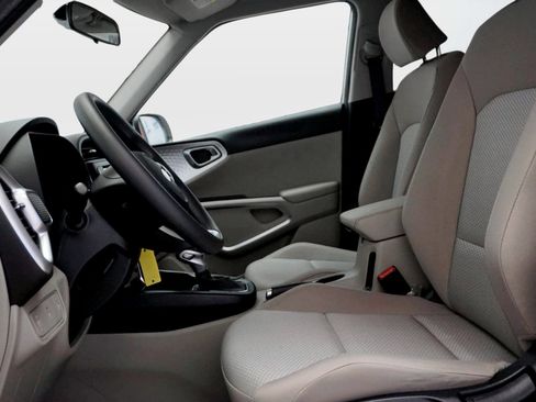 Used 2021 Kia Soul LX FWD image 10