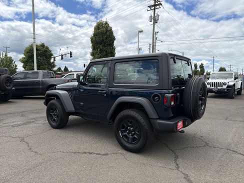 Used 2025 Jeep Wrangler Sport AWD/4WD image 3