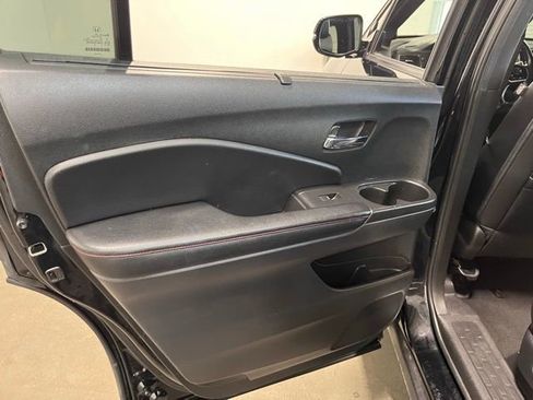 Used 2022 Honda Pilot Black Edition image 17