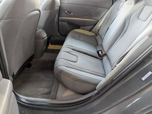 Used 2024 Hyundai Elantra SE image 16