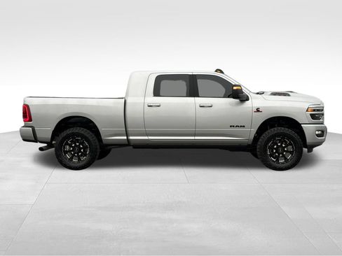 Used 2026 RAM 3500 Laramie AWD/4WD image 22