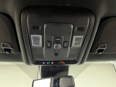 Used 2025 GMC Yukon Denali AWD/4WD image 70