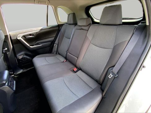 Used 2025 Toyota RAV4 XLE FWD image 20