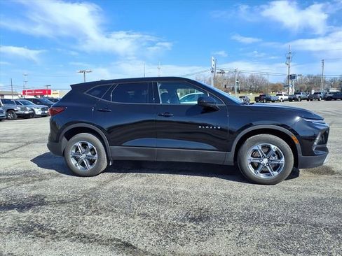 Used 2025 Chevrolet Blazer LT image 11