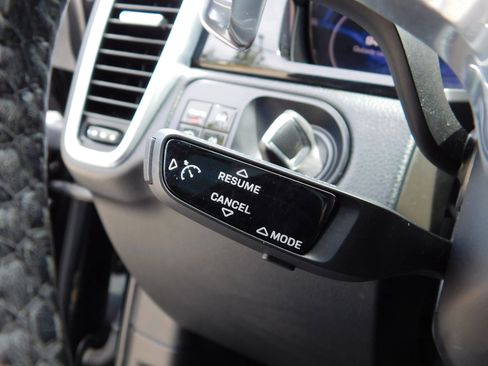 Used 2020 Porsche Cayenne AWD/4WD image 24