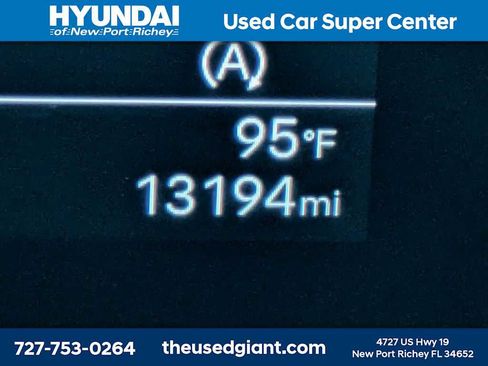 Used 2025 Hyundai Santa Fe SEL FWD image 40