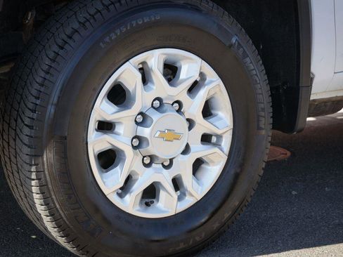 Used 2023 Chevrolet Silverado 2500 LT w/ Convenience Package image 11