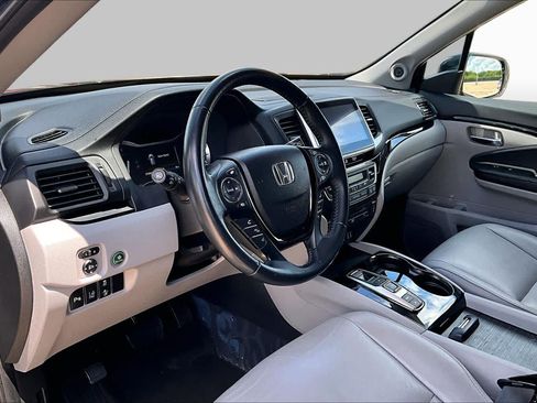 Used 2016 Honda Pilot Touring image 18