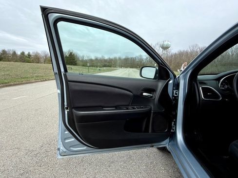 Used 2014 Chrysler 200 LX FWD image 13