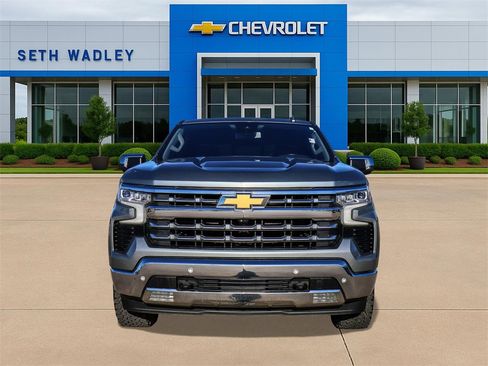 Used 2023 Chevrolet Silverado 1500 LTZ image 2