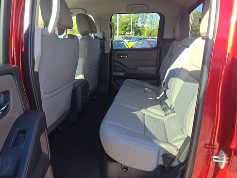 Certified 2022 Nissan Frontier SV w/ Technology Package image 32