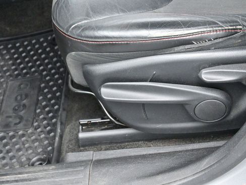 Used 2015 Jeep Cherokee Trailhawk image 13