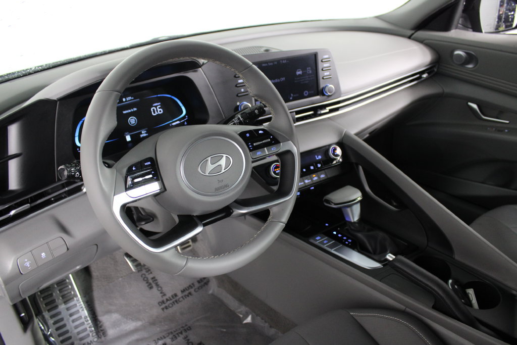 Certified 2026 Hyundai Elantra Sport FWD image 18