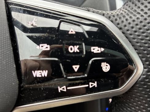 Used 2022 Volkswagen Tiguan SEL R-Line image 34