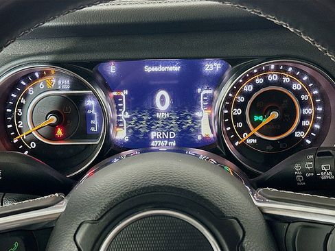 Used 2022 Jeep Wrangler Unlimited Sahara image 13