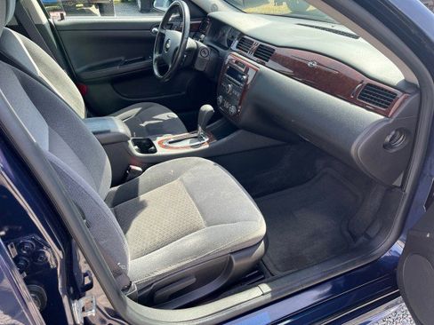 Used 2011 Chevrolet Impala LT image 19