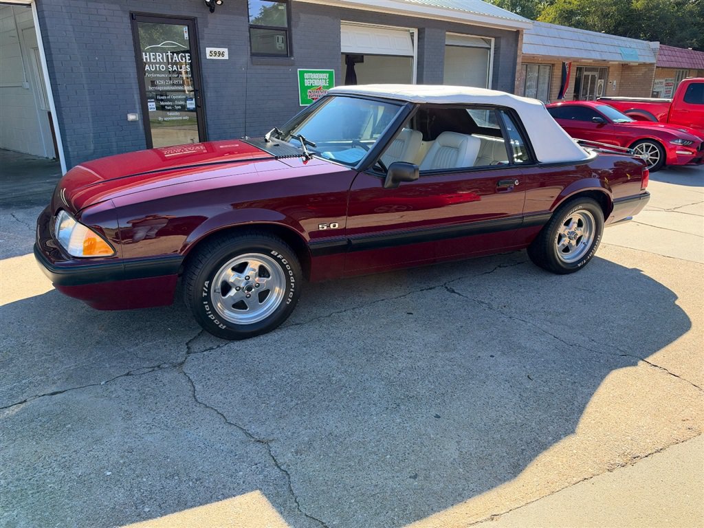 Used 1989 Ford Mustang LX RWD image 2