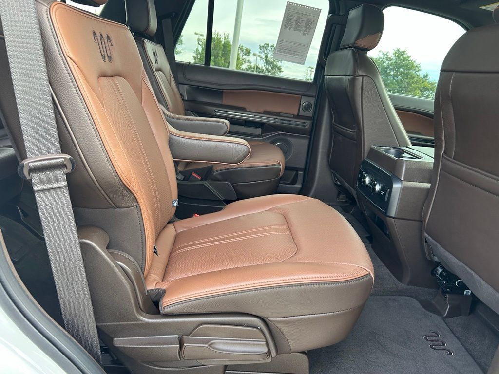 Used 2024 Ford Expedition King Ranch AWD/4WD image 30