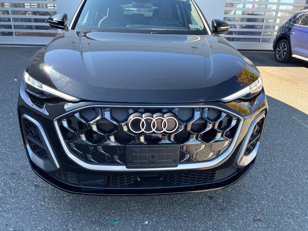 Used 2025 Audi Q5 Premium Plus AWD/4WD image 2