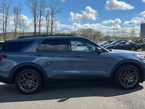 Used 2025 Ford Explorer ST AWD/4WD image 7