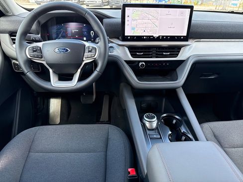 New 2026 Ford Explorer Active image 5