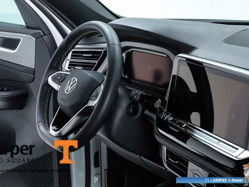 Used 2024 Volkswagen Atlas Cross Sport SE FWD image 69