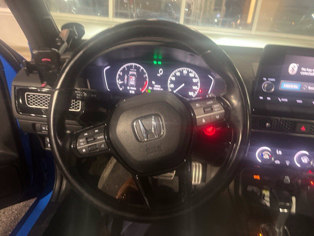 Used 2023 Honda Civic Sport image 3