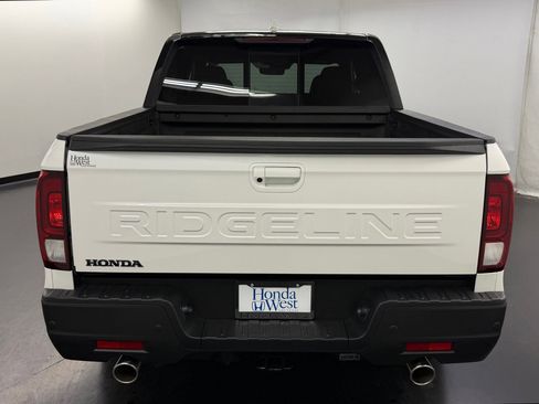 New 2026 Honda Ridgeline Black Edition image 10