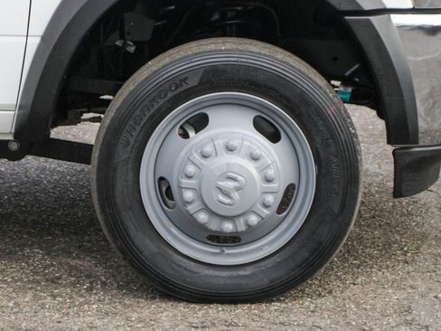 Used 2022 RAM 5500 Tradesman w/ Chrome Appearance Group image 42