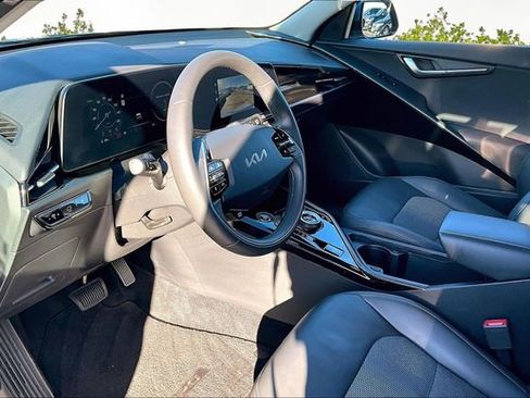 Used 2024 Kia Niro Wind FWD image 13