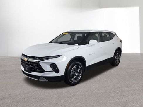 Used 2025 Chevrolet Blazer LT AWD/4WD image 42