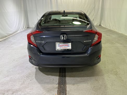 Used 2016 Honda Civic Touring image 9