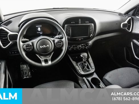 Used 2025 Kia Soul LX w/ LX Technology Package FWD image 20
