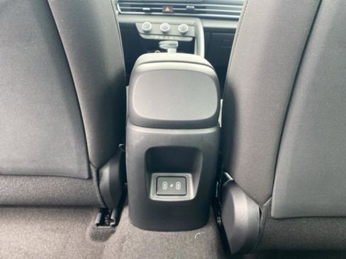 New 2026 Hyundai Elantra SE image 33