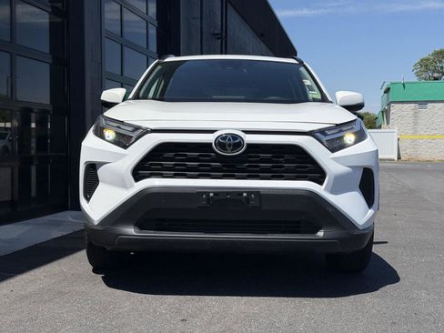 Used 2024 Toyota RAV4 XLE FWD image 4