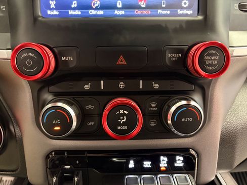 Used 2020 RAM 1500 Big Horn AWD/4WD image 18