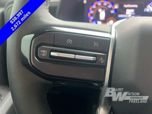 Used 2025 Chevrolet Colorado Trail Boss image 13