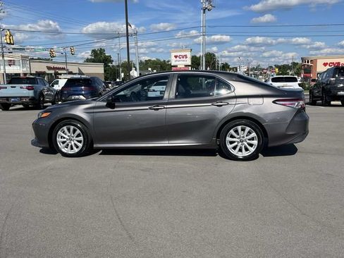 Used 2018 Toyota Camry LE FWD image 8
