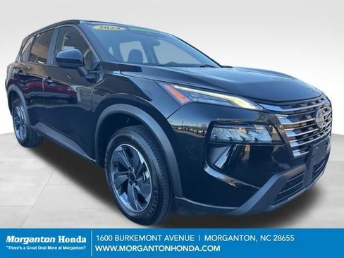 Used 2024 Nissan Rogue SV image 1