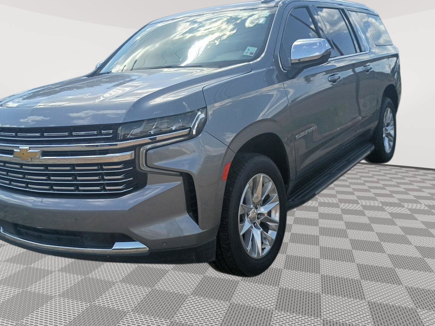Used 2022 Chevrolet Suburban Premier AWD/4WD image 2