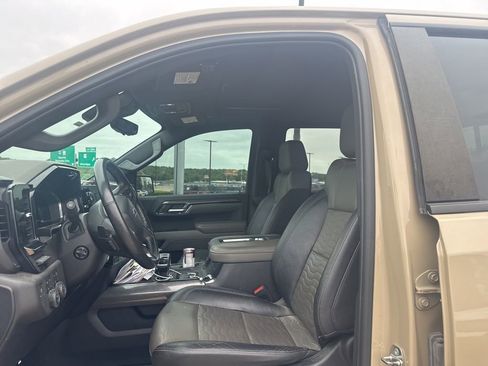 Used 2022 Chevrolet Silverado 1500 ZR2 w/ Technology Package AWD/4WD image 9