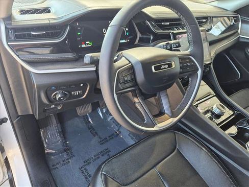Used 2022 Jeep Grand Cherokee Limited 4xe w/ Luxury Tech Group II AWD/4WD image 10