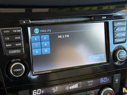 Used 2015 Nissan Rogue SV w/ SV Premium Package image 25