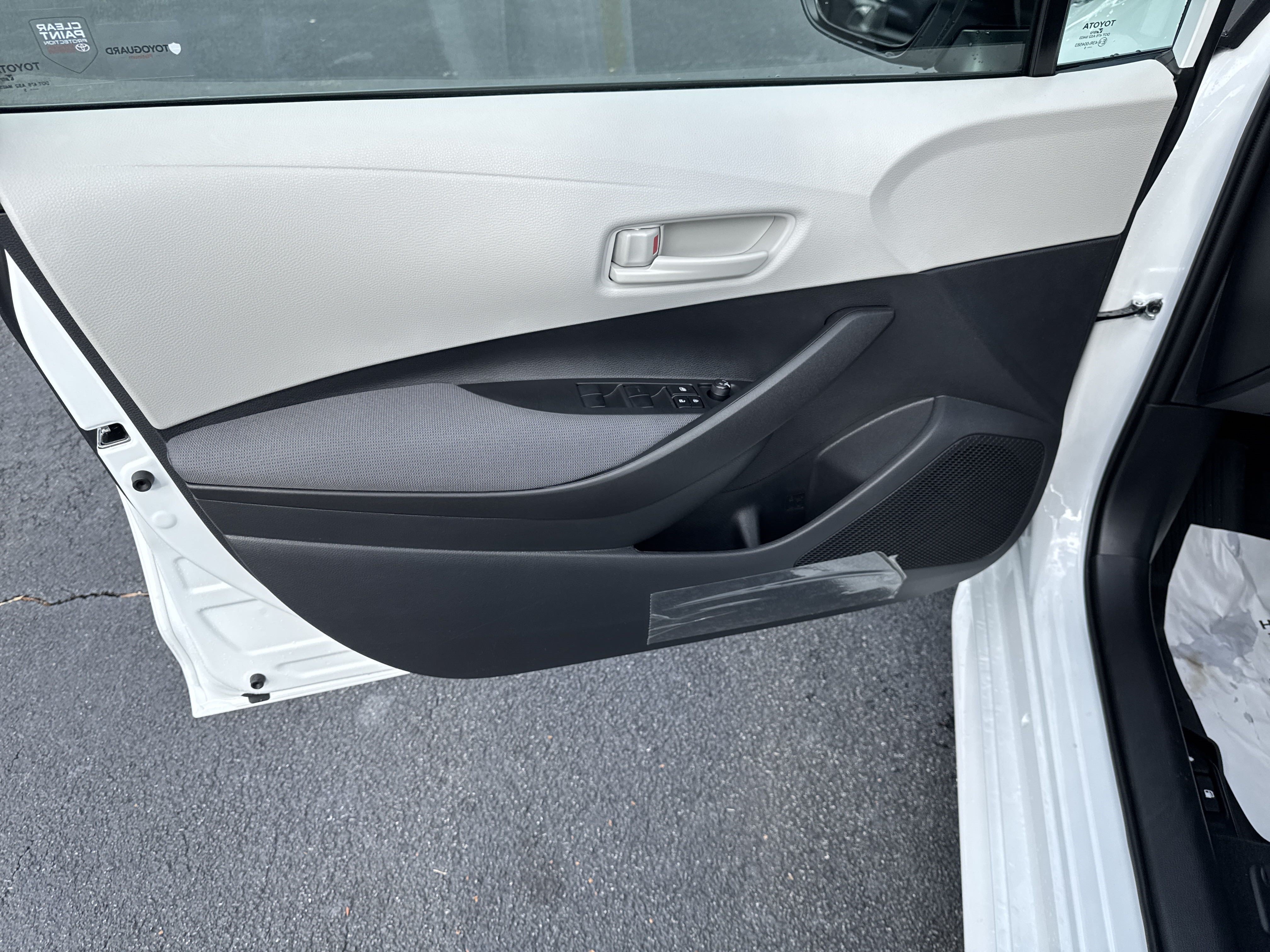 Used 2025 Toyota Corolla LE FWD image 22