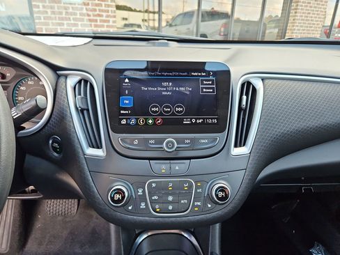 Used 2024 Chevrolet Malibu LT image 16