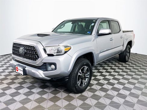 Used 2018 Toyota Tacoma TRD Pro image 3