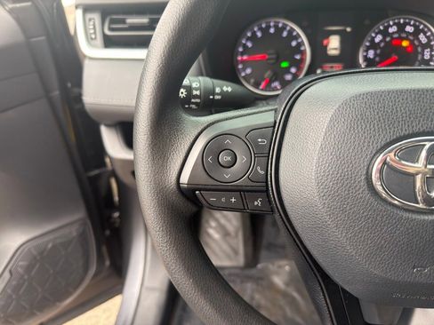 Used 2021 Toyota RAV4 XLE image 21