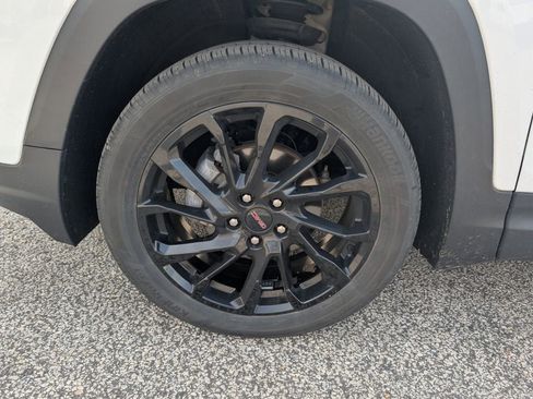 Used 2023 GMC Terrain SLT w/ Elevation Edition image 11