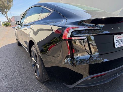 Used 2025 Tesla Model 3 Long Range RWD image 9